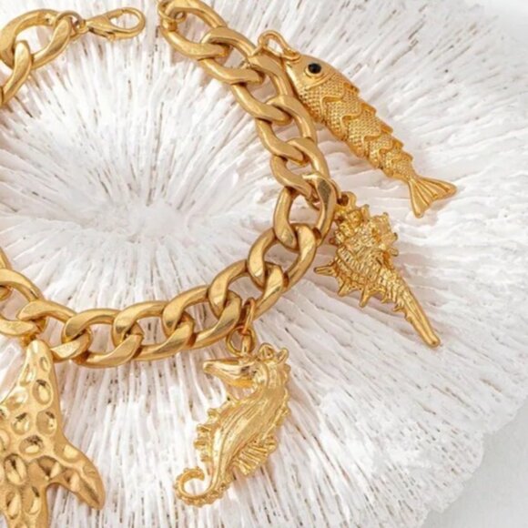 Beach Sea Vacay Starfish Sea Shell Gold Tone Charm Bracelet 7 Inch New - Picture 2 of 3